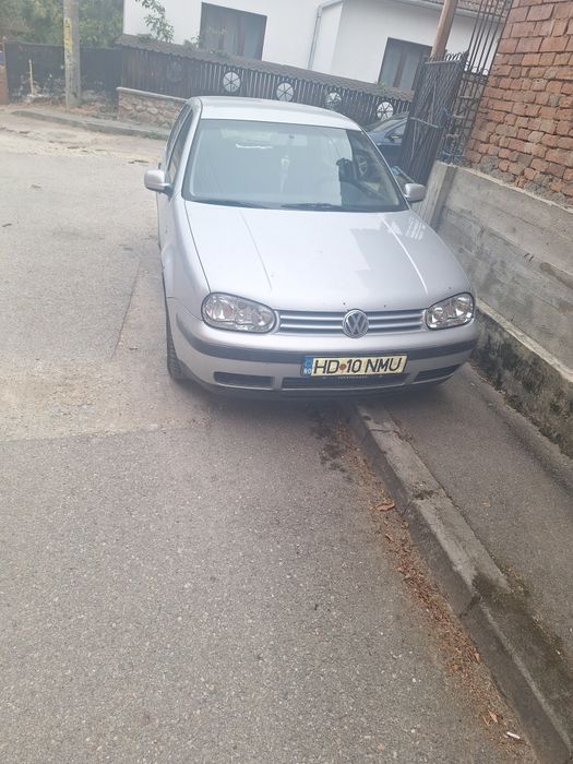 Vând golf 4 ,1,4 benzina