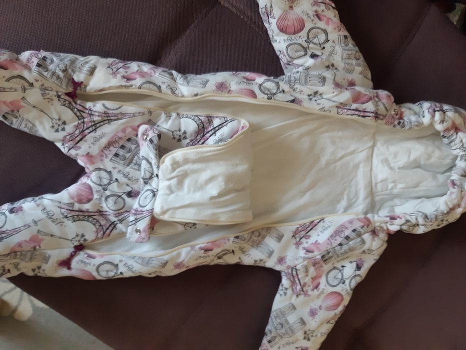 Продам демисезонный комбинезон для девочки