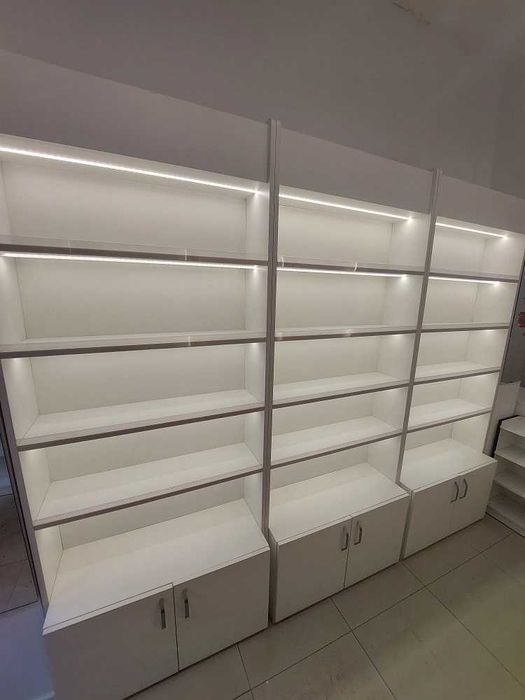 Продавам стелажи