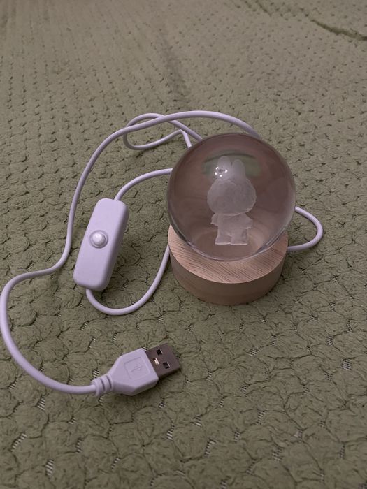 Светильник-ночник «Labubu» в хрустальном шаре.