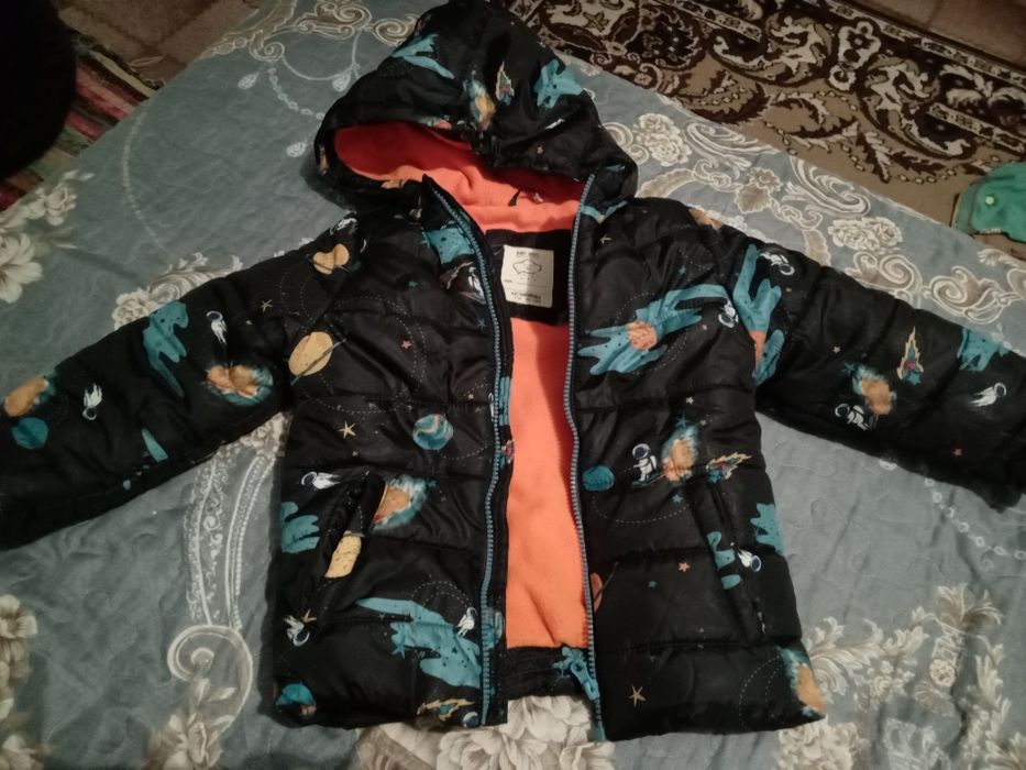 Продам куртки на мальчика весна осень