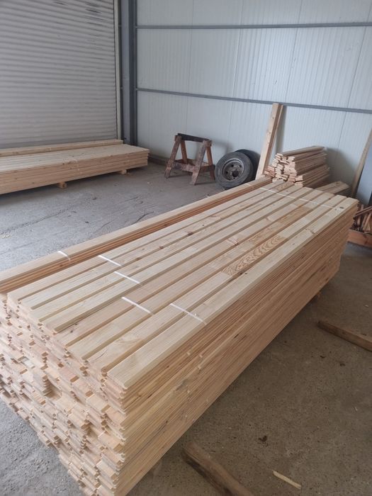 Lambriu pin fara noduri(imbinat in dinti)