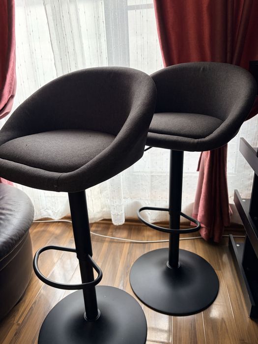 Masa inalta bar cu doua scaune de bar