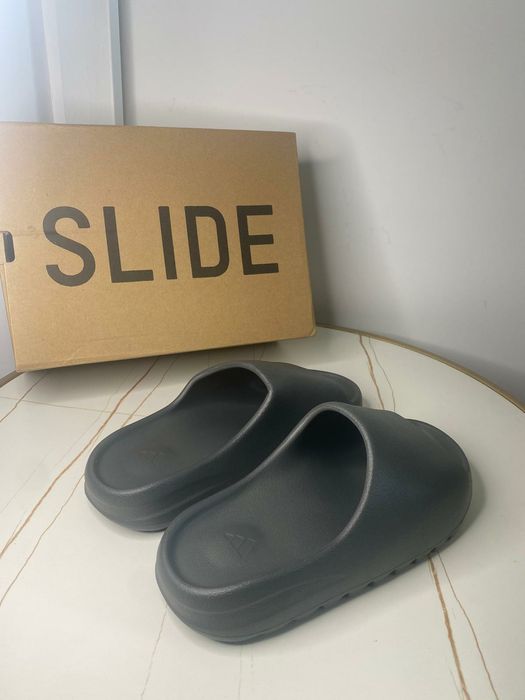 Papuci Adidas Yeezy Slide