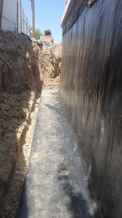 Izolyatsiya xizmati tomlar va fundamentni