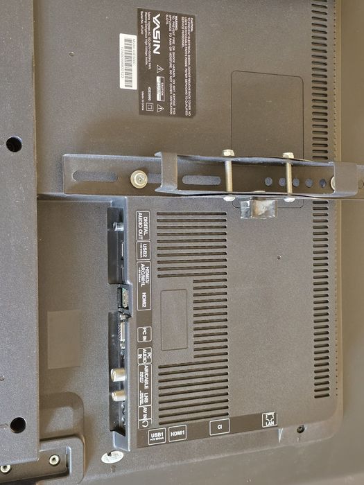 Телевизор Yasin 43 smart