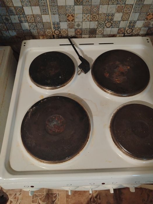 Продам электрическую плиту