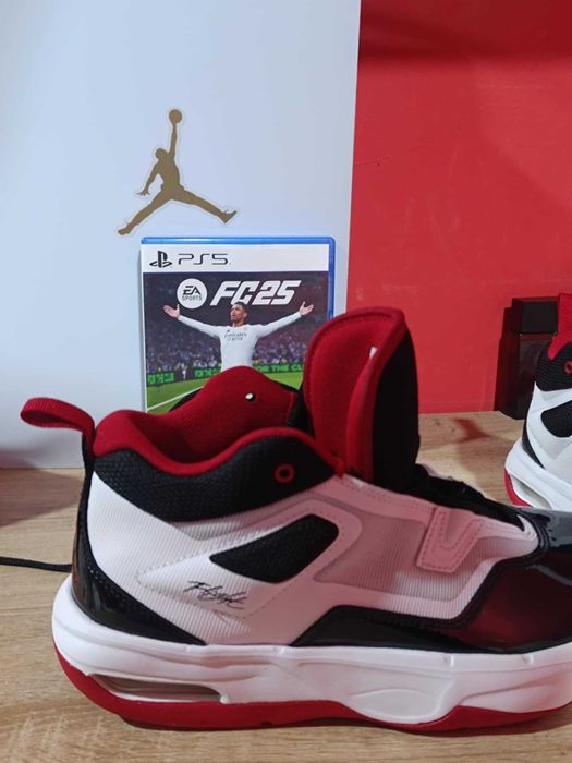 Обувки Jordan Stay Loyal 3