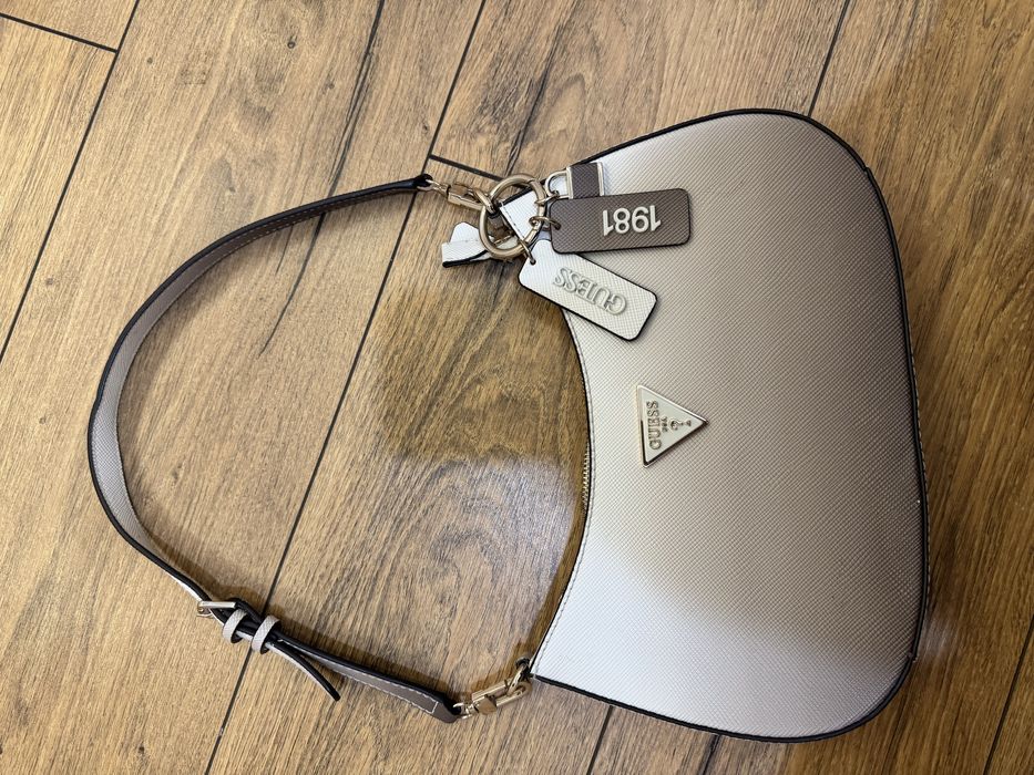 Продам сумку Guess оригинал!!!