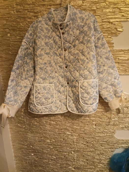 Продам женскую курточку