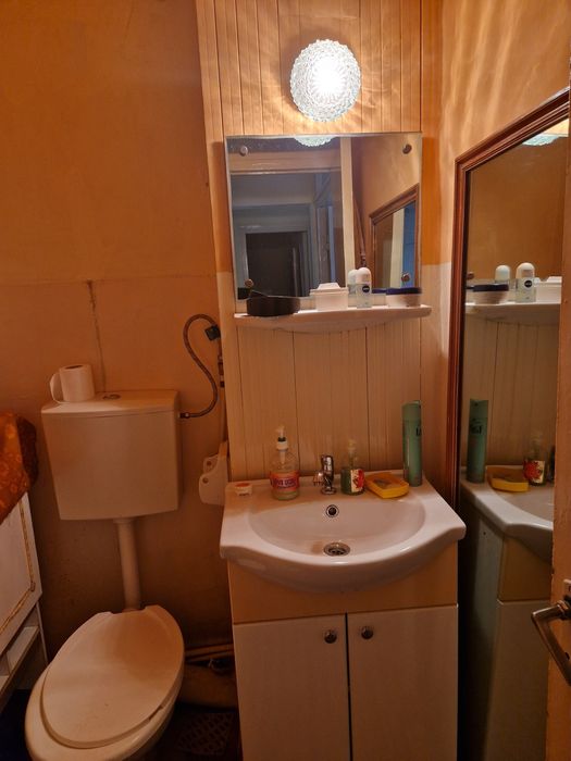 Apartament 3 camere, 66 mp + beci — Deva,