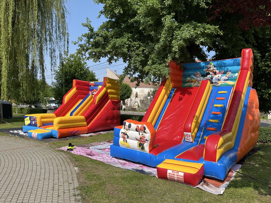 Tobogane Gonflabile si locuri de joaca pentru petreceri private