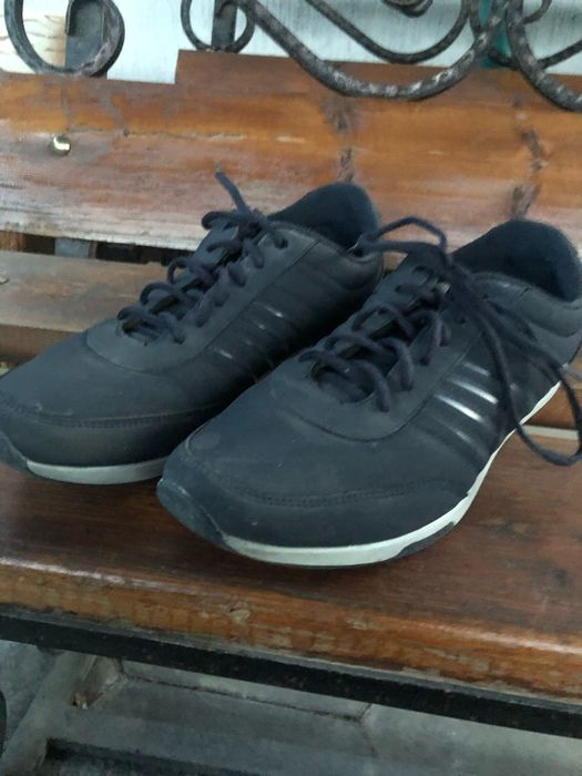 Продам кроссовки kajila