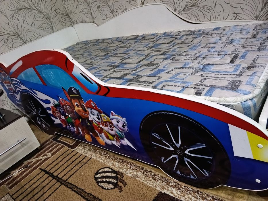 Продам кровать машинку