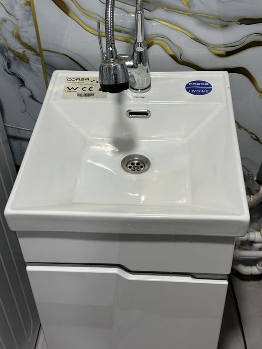 Раковина с шкафчиком