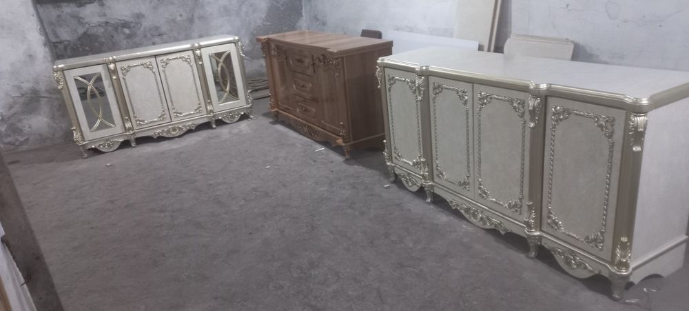 Shoxona uslubda kamod va tosh oynalar