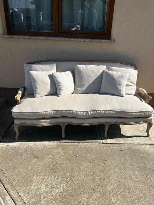 Vând canapea superbă lemn masiv tapițerie lână