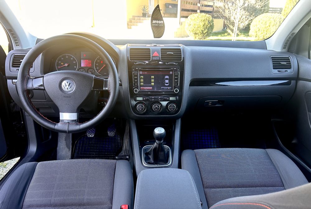 Golf 5  1.4 GPL perfect pentru oras sau navetă