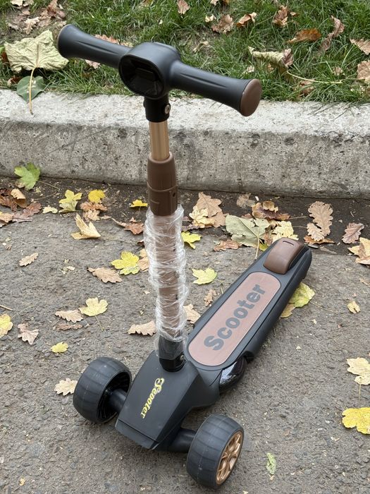 Самокаты детские, новые, магазин.