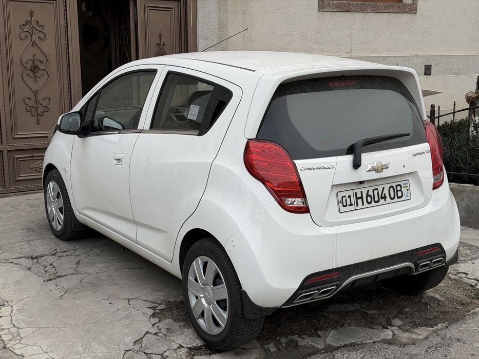 Спарк Avtomat Spark 2016 yil 1.25 mator Oq rang