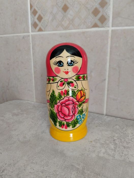 Матрёшка деревянная новая (шести кукольная)