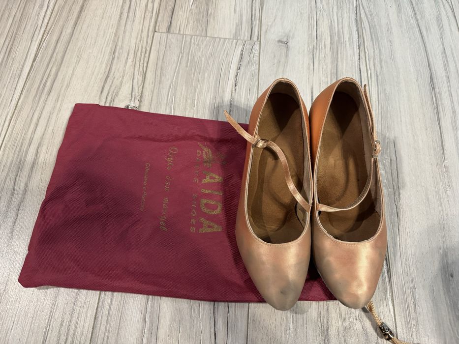 Обувки за стандартни танци Aida, 36