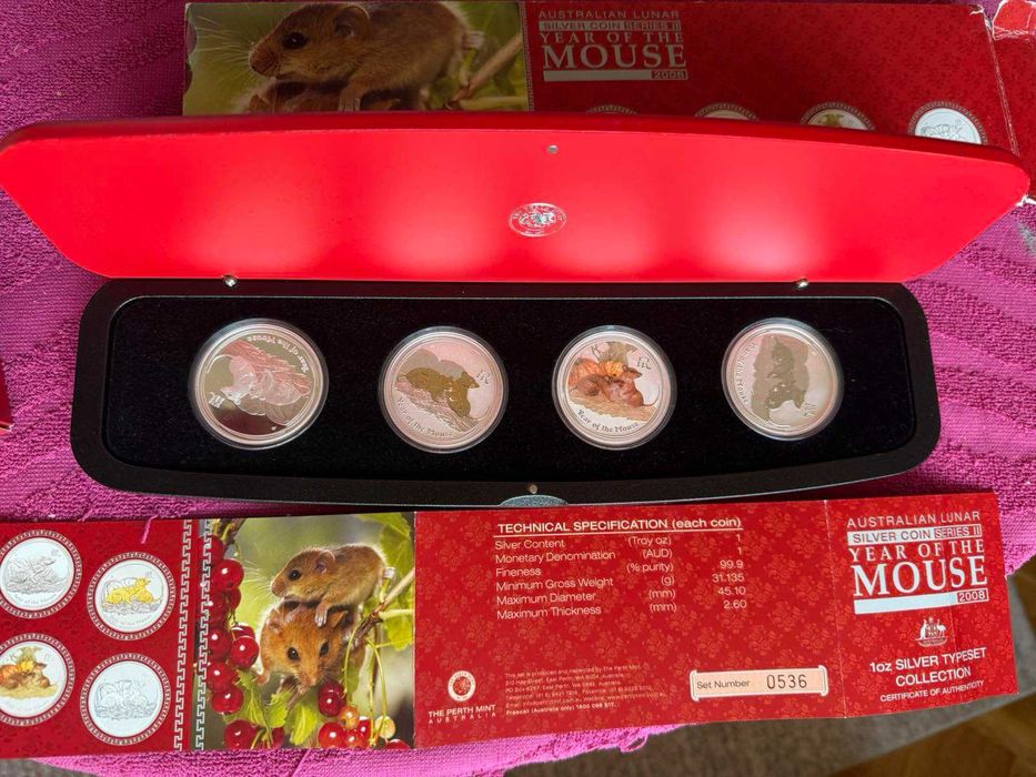 Продавам колекционерски сет лунар годината на мишката 2008 г