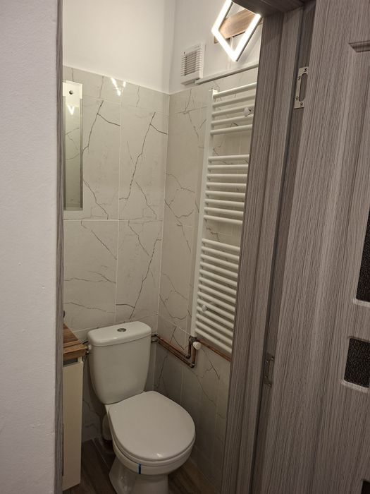 Garsonieră (cameră de cămin) pentru chirie pe termen lung, Cartier Noua, Brașov - Curătenie, liniște, grădină