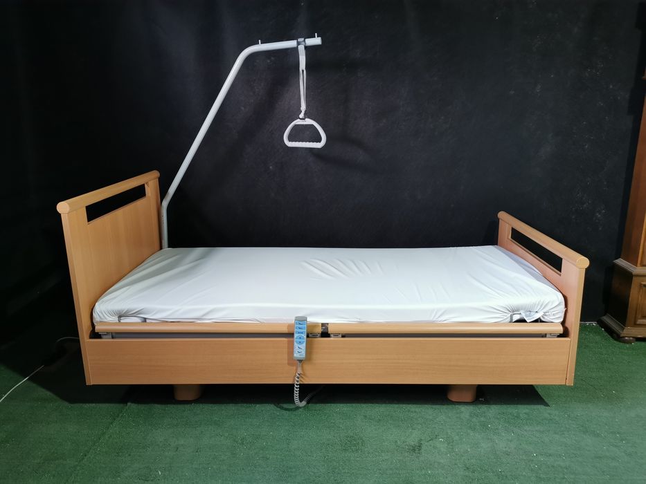 Електрическо болнично легло