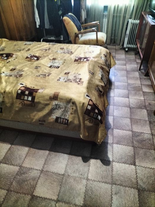 Двуспальная кровать