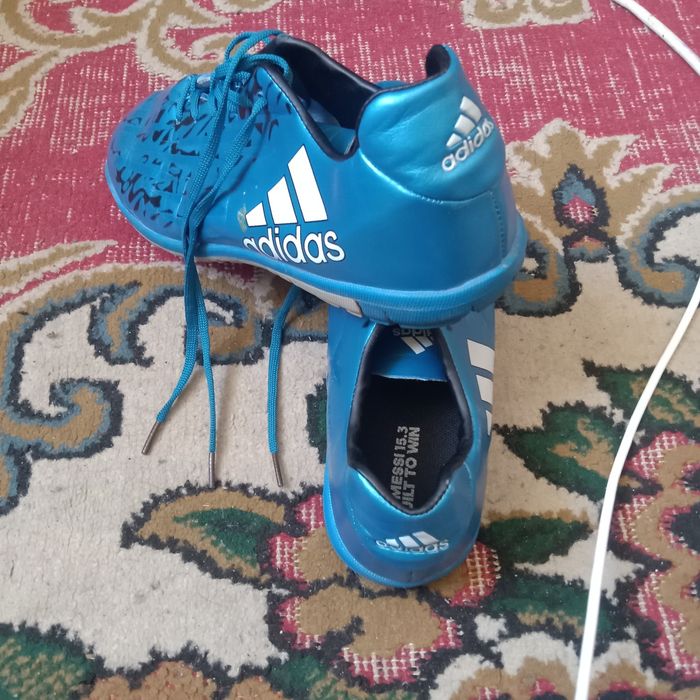 Футбольные бутсы без шипов