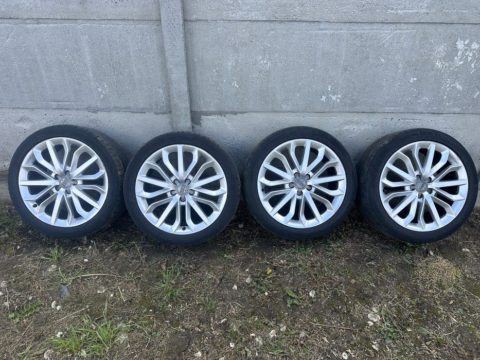 Jante aliaj originale Audi R19 S-line , cauciucuri vara , butuc central 66,6mm , 8,5j ET45 !