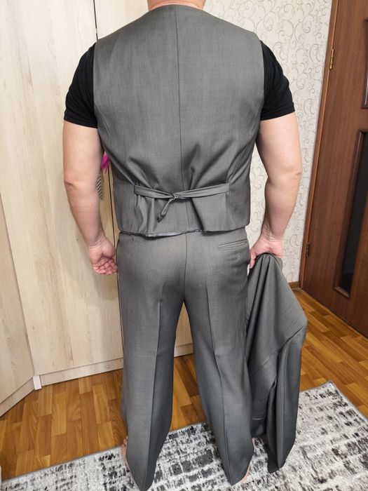 Костюм мужской (тройка)