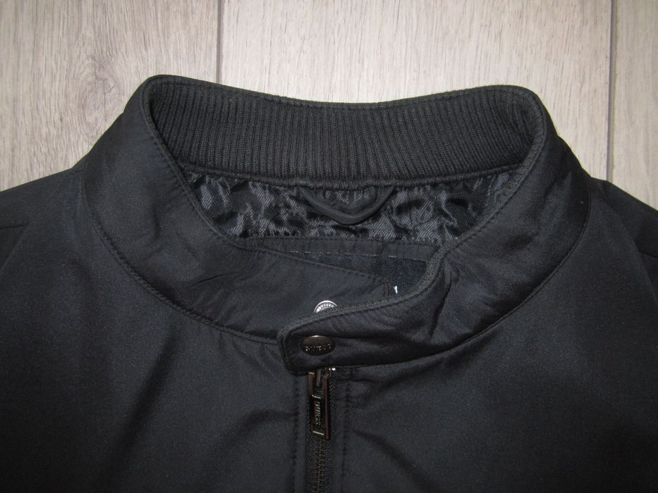 НОВО 100 % оригинално черно мъжко яке GUESS размер L / XL от САЩ