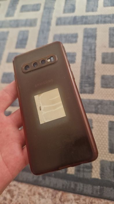 Продам Samsung S10