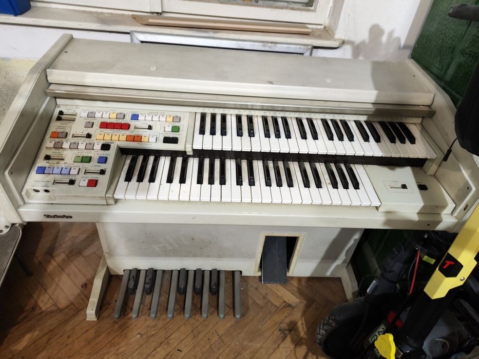 Orga Tehnics dubla cu pedale