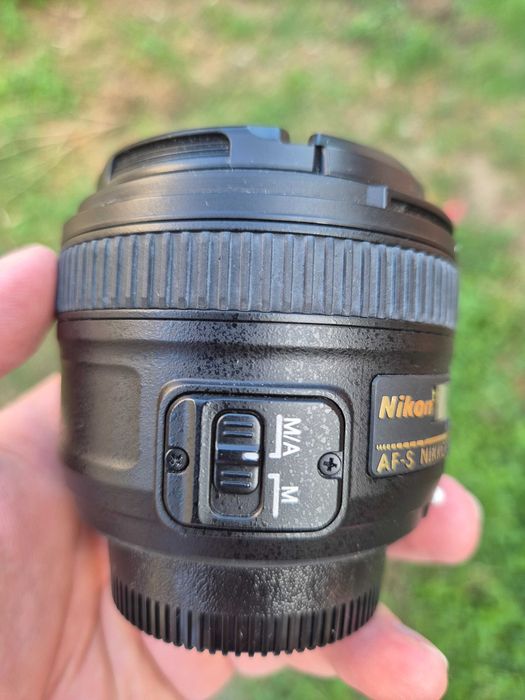 Nikon D7100 плюс 18-105 и 50мм 1.8G В ЧУДЕСНО СЪСТОЯНИЕ
