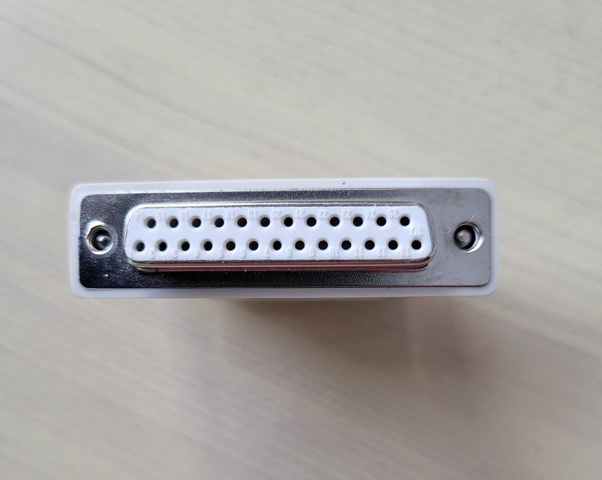 Продавам  захранващи, компютърни кабели и преходник