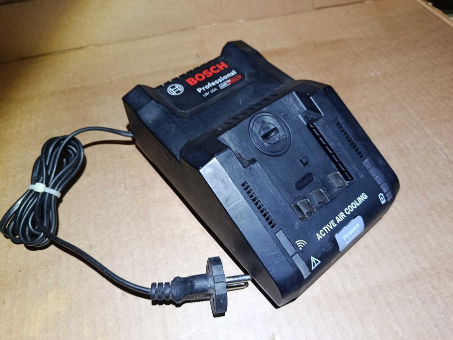 BOSCH GKT 18V-52 GC fierastrau circular 18V 12Ah 8Ah plonjat BITURBO