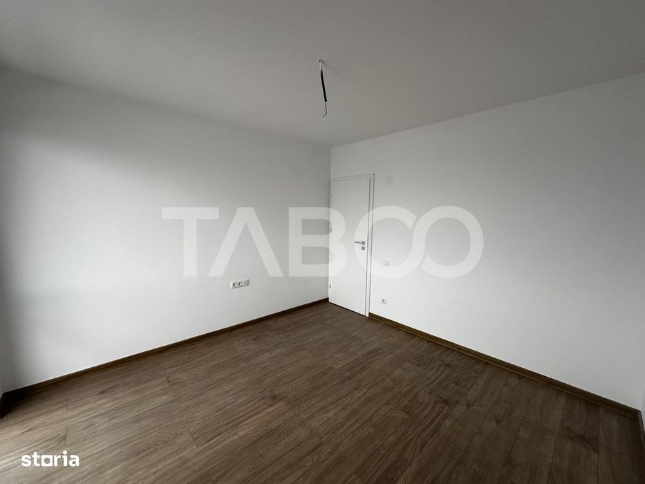 Apartament de vanzare 3 camere decomandate strada Doamna Stanca