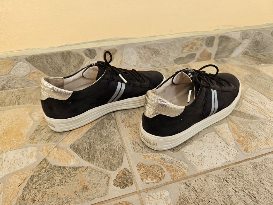 Сникърси "Kennel & Schmenger"