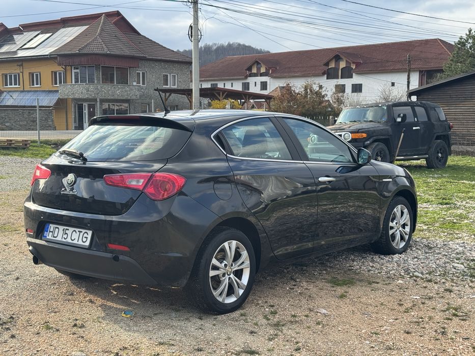 Alfa Romeo Giulietta 2012 1.4 benzina usor avariata !