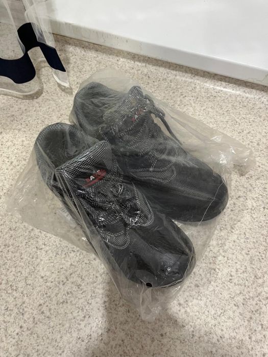 Продам спец обувь 43 р