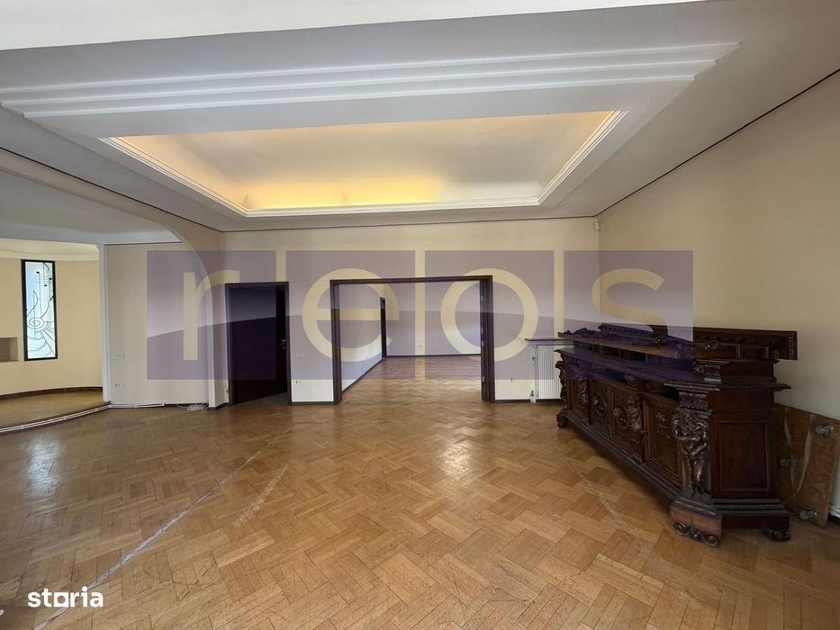 Vanzare Apartament Deosebit 5 Camere | 221Mp  | Blv Lascar Catargiu |