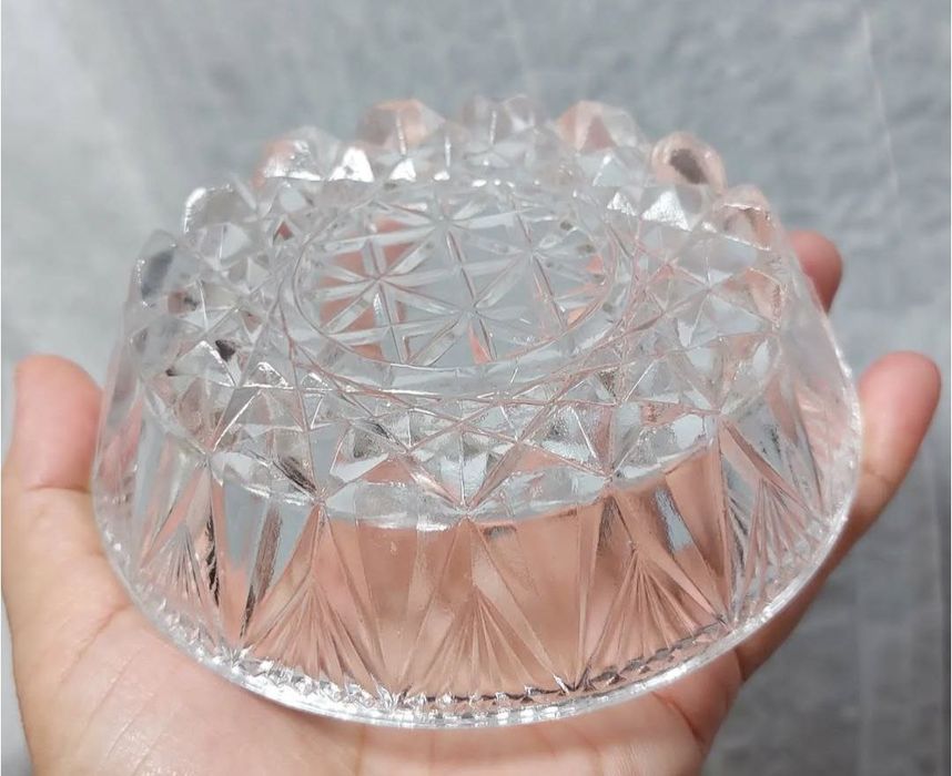 Очень красивая конфетница