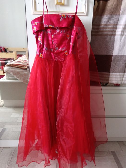 Платье на девочку 7,8,9 лет