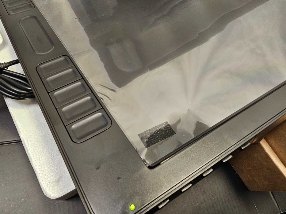 Tabletă grafică Huion Kamvas Pro 22 (2019) – Ecran 21.5" FHD, Ca Nouă, Cutie