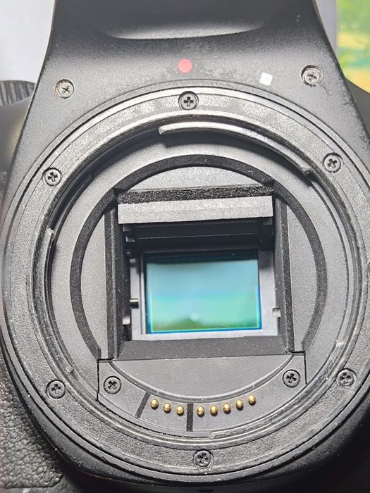 Vând Canon EOS 4000D + EF 50mm f1.8 + EF-S 18-55mm f3.5/5.6 III