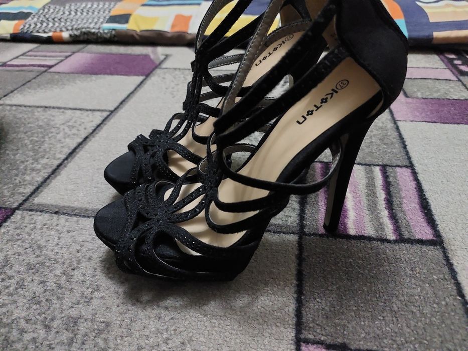 Туфли - басаножки.