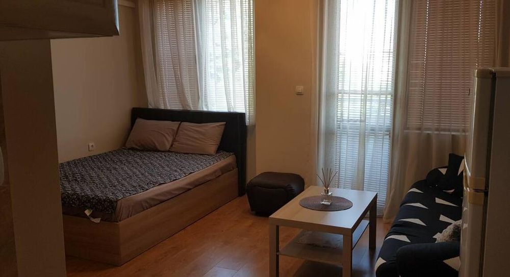 Дава се под наем Едностаен апартамент в Пловдив, Център - 30 кв.м за 275 € - Снимка #2